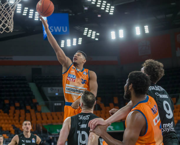 样令人称赞 样令人称赞