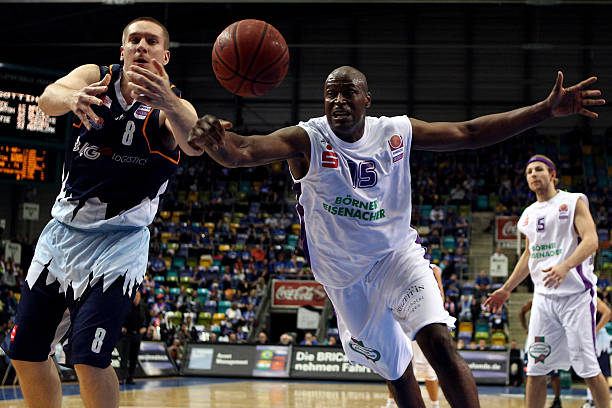 短约高薪案 短约高薪案