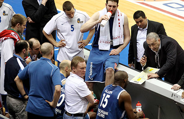 个篮板率领 个篮板率领